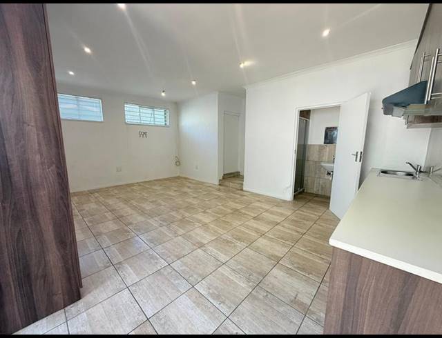 1 BEDROOM PROPERTY TO RENT IN BLOEMHOF